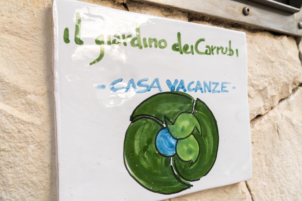 Il Giardino Dei Carrubi Villa ดอนนาลูกาตา ภายนอก รูปภาพ
